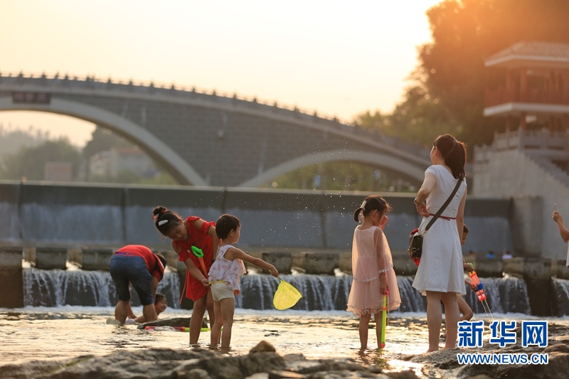 湖北南漳：隐于闹市中的湿地之美