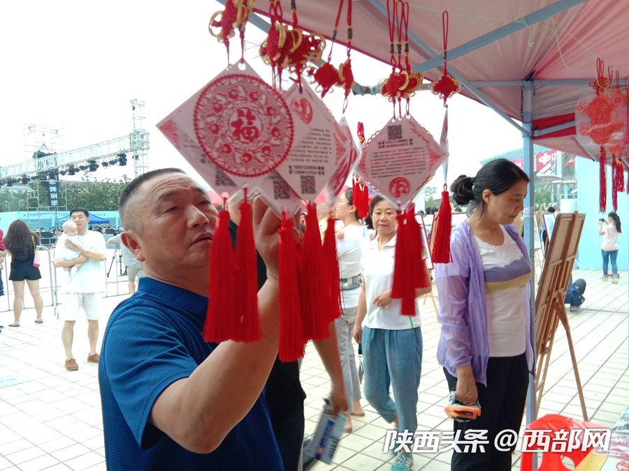 非遗文化大餐闹红端午小长假 安康市民家门口过了把“文化瘾”