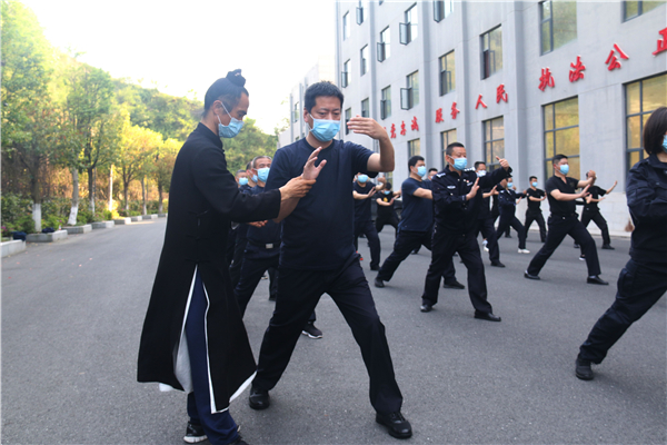 【OK】【湖北】武当山：警营掀起太极风