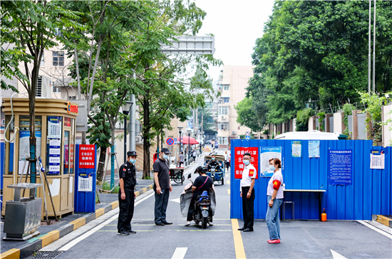 扛起国企担当 南京建邺欣城物业公司助力无“疫”小区建设_fororder_图片6