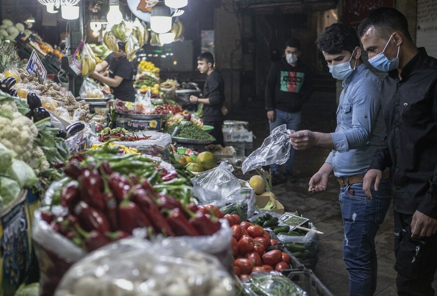 Mideast in Pictures: Muslims in Middle East start holy fasting month of Ramadan_fororder_CCC