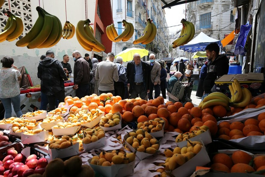 Mideast in Pictures: Muslims in Middle East start holy fasting month of Ramadan_fororder_DDD