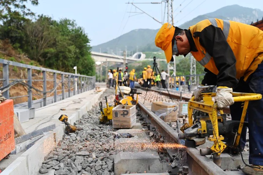 鏖战36天 中国铁路郑州局管内太焦铁路全线恢复通车