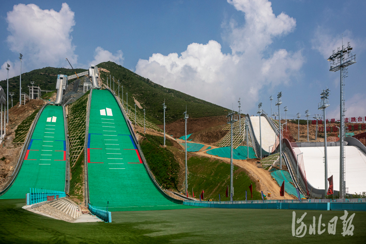 河北涞源：冰雪项目夏训中