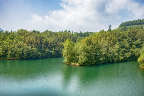 （中首）毕节七星关区：加大河湖整治 守住碧水长流