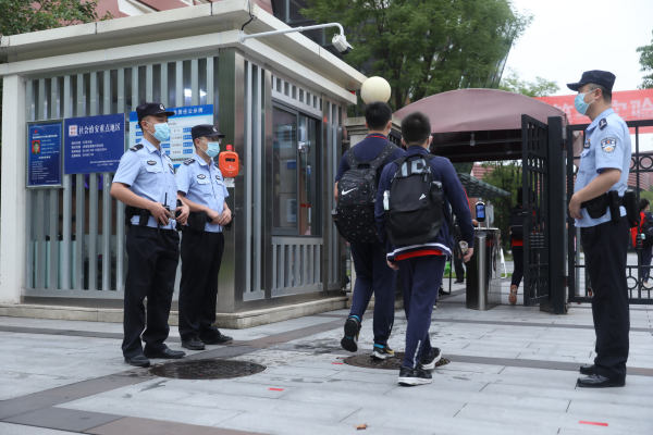 【原创】重庆高新警方“多警联动”全面开启“护学”模式_fororder_WPS图片-修改尺寸