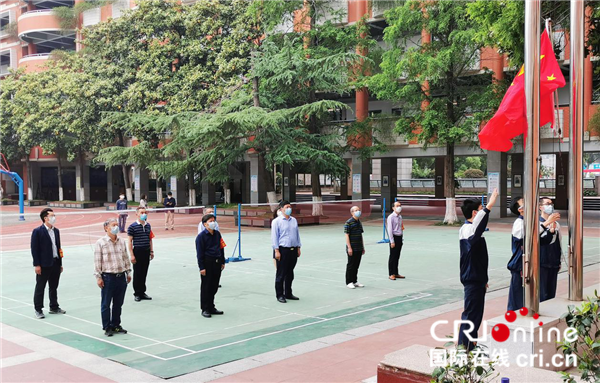 【湖北】高三复学首日 武汉二中学子整装再出发