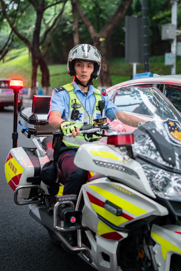 【原创】重庆渝中渝警骁骑辅警秦皋源：用汗水守护平安 让青春闪亮梦想_fororder_WPS图片-修改尺寸