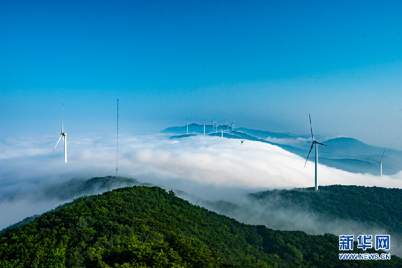 航拍圣境山：云海奇观气势磅礴