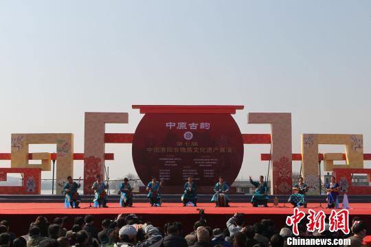 民俗非遗美食不期而遇 伏羲朝祖会“吸客”破百万