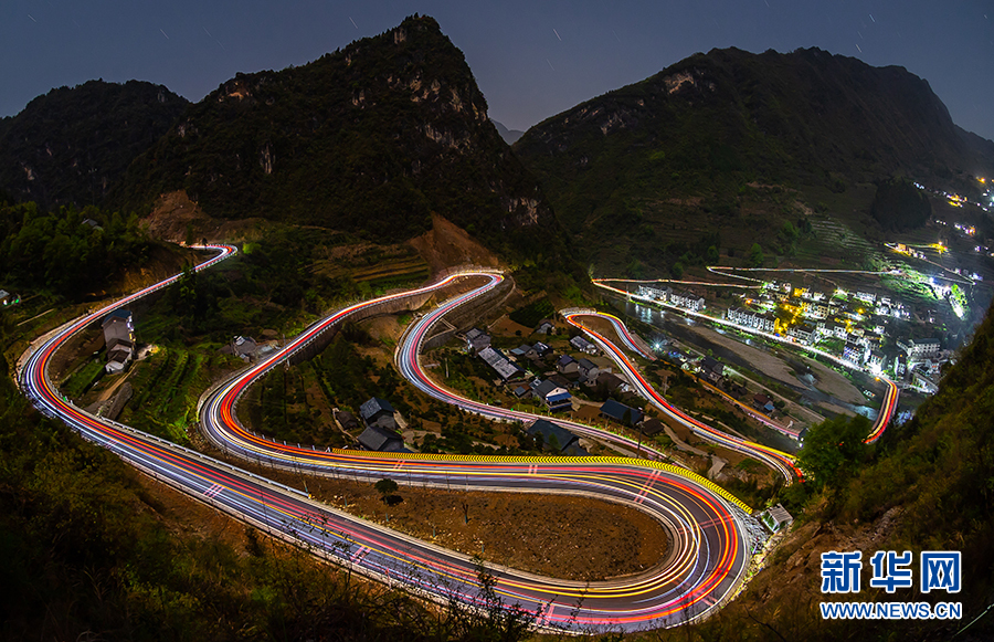 宜昌五彩公路蜿蜒曲折层层迭起