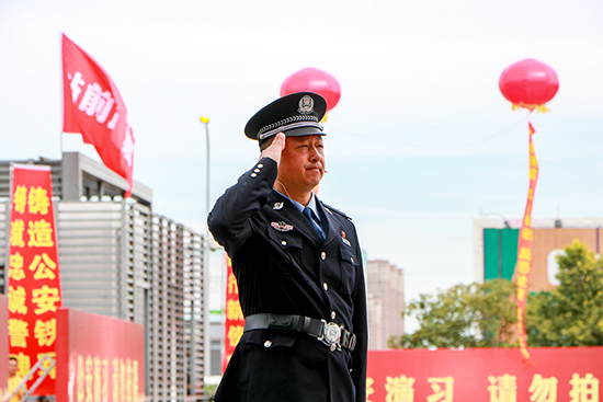 06【OK】【吉林供稿】一线民警董学军：为群众和旅客撑起一片“碧水蓝天”