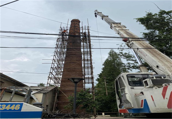 无锡市滨湖区马山街道：拆除危旧烟囱 保障居民安全_fororder_图片1