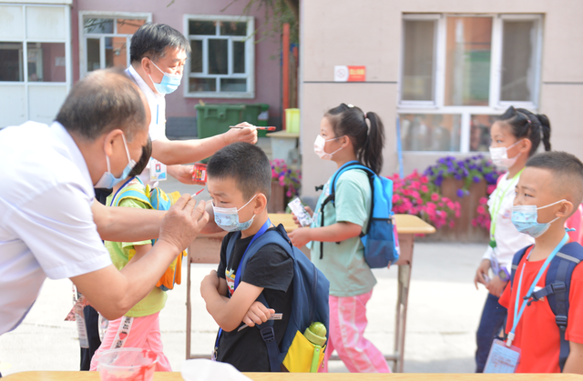 新疆昌吉市第七小学举行新学期开学仪式_fororder_2