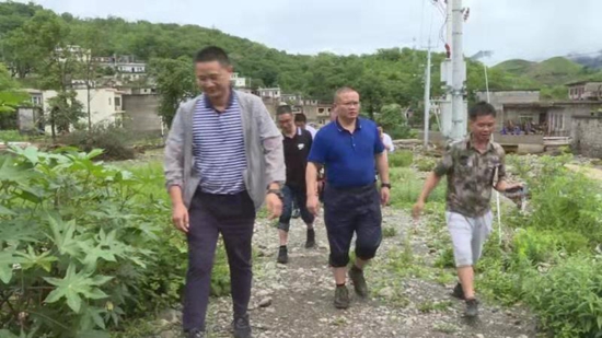 贵州关岭：遭暴雨袭击 部分道路被毁 农作物受灾严重