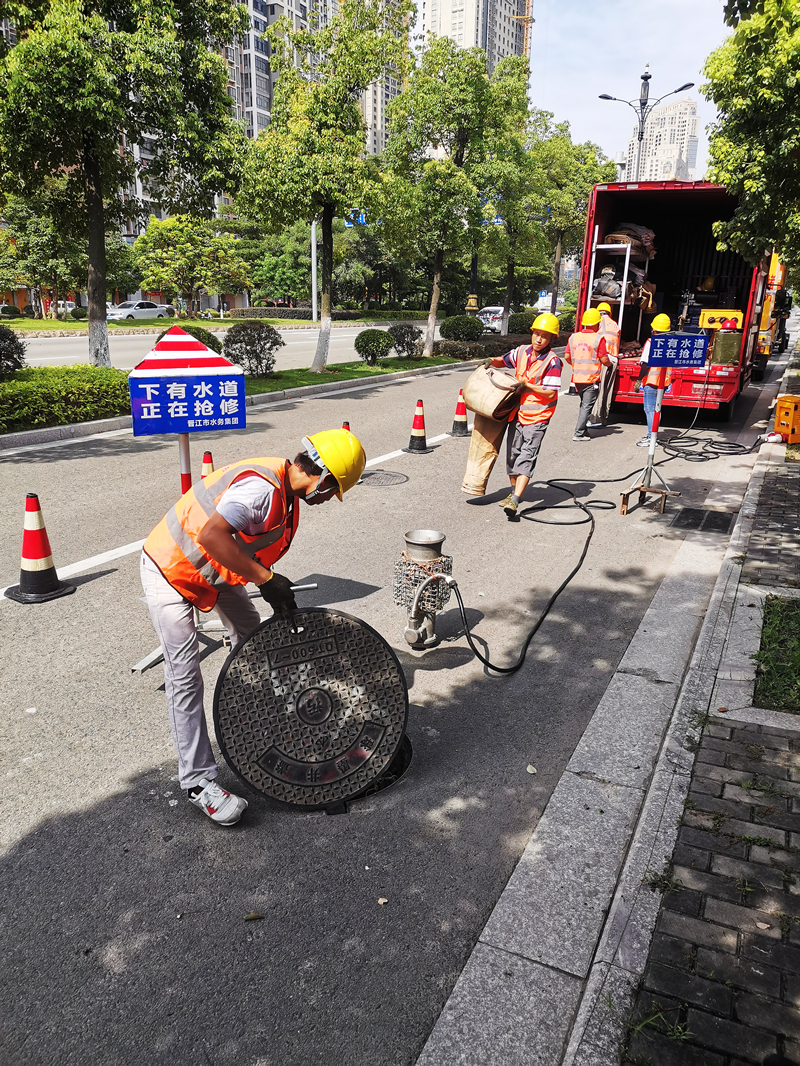 福建晋江市水利局组织开展城区内涝积水点应急抽排演练_fororder_应急抽排-1_副本