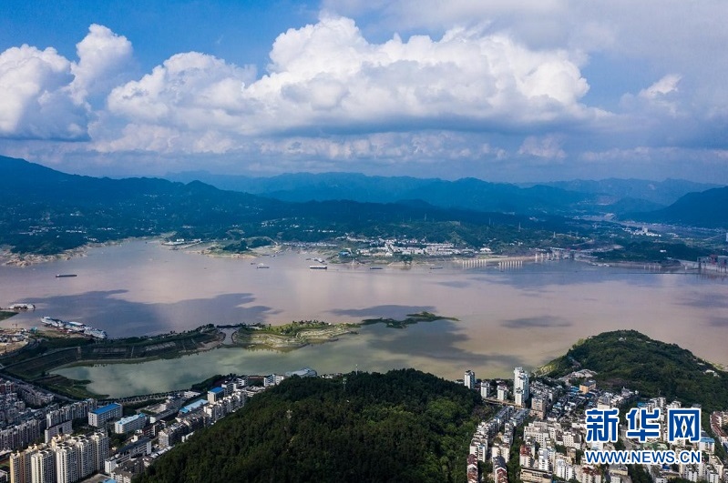 湖北宜昌：峡江镶绿边 城市“美了颜”