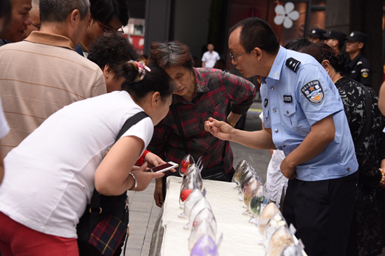 【法制安全】重庆渝北区举行全民禁毒集中宣传活动