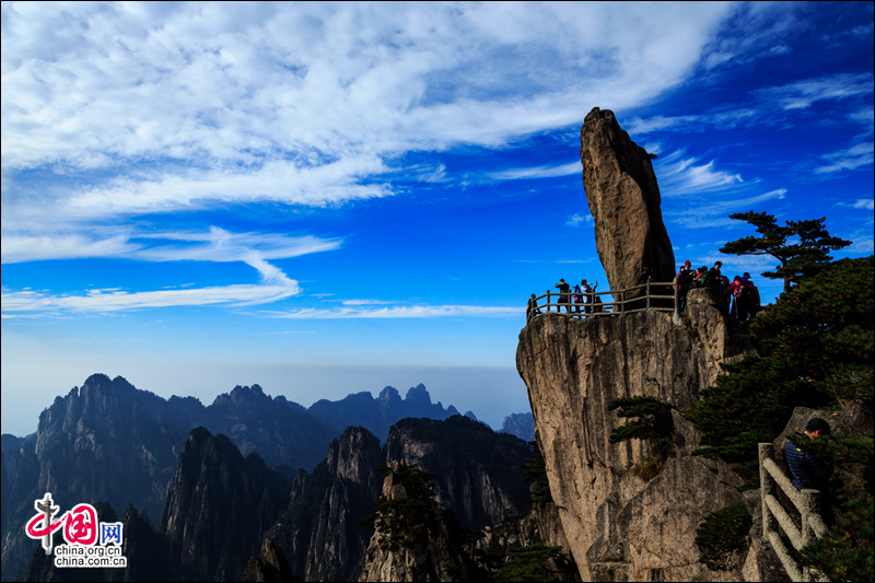 深秋黄山：一幅浓墨重彩的欧式油画