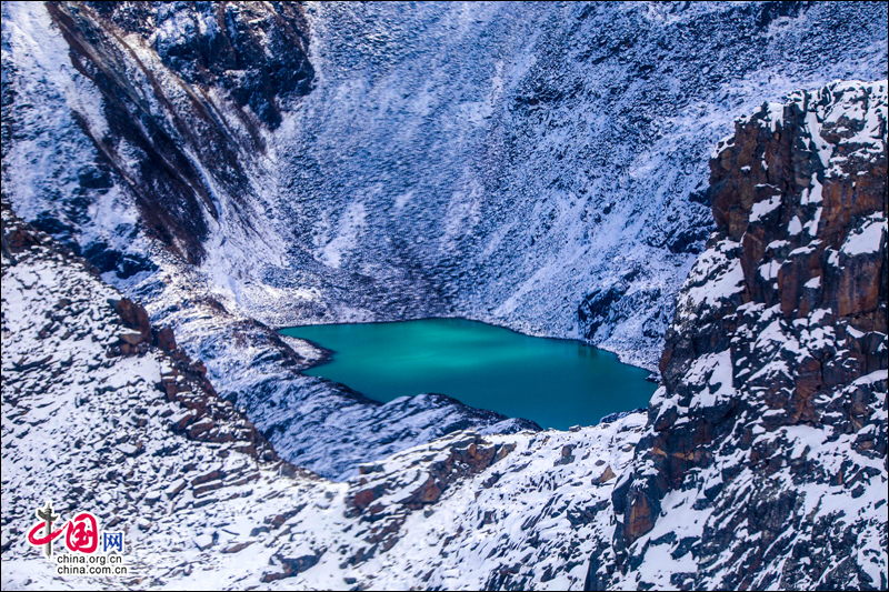 冰山彩林联袂 达古冰山金秋最浪漫的风景线