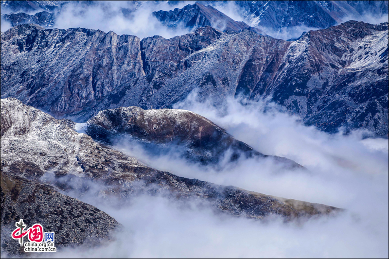 冰山彩林联袂 达古冰山金秋最浪漫的风景线