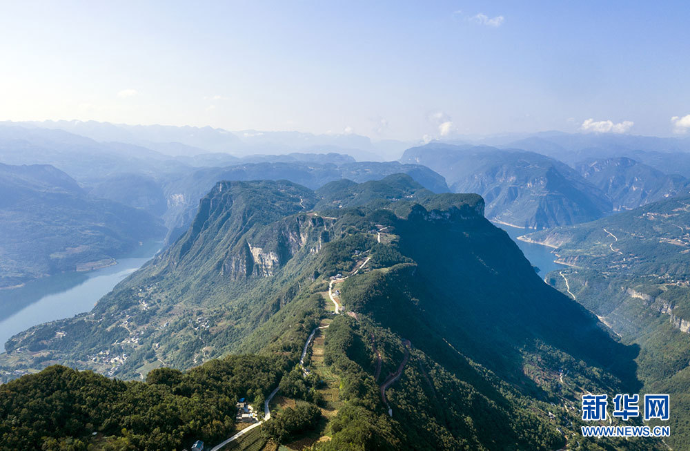 湖北巴东：武落钟离山磅礴大气