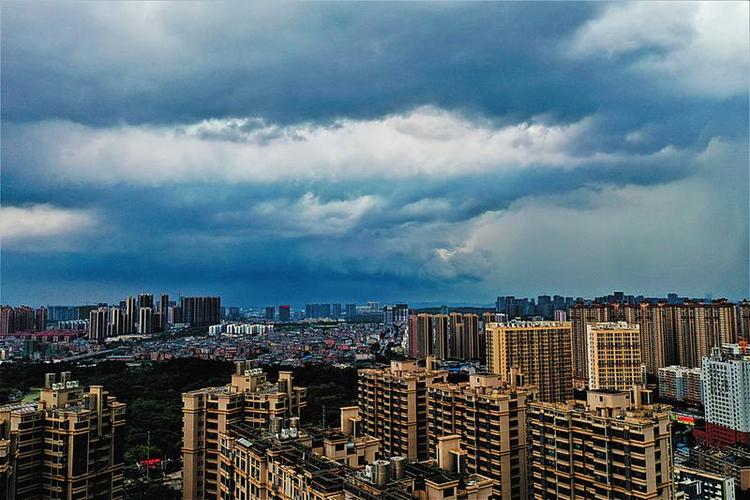 一场大雨后，南宁的“高烧”终于退了