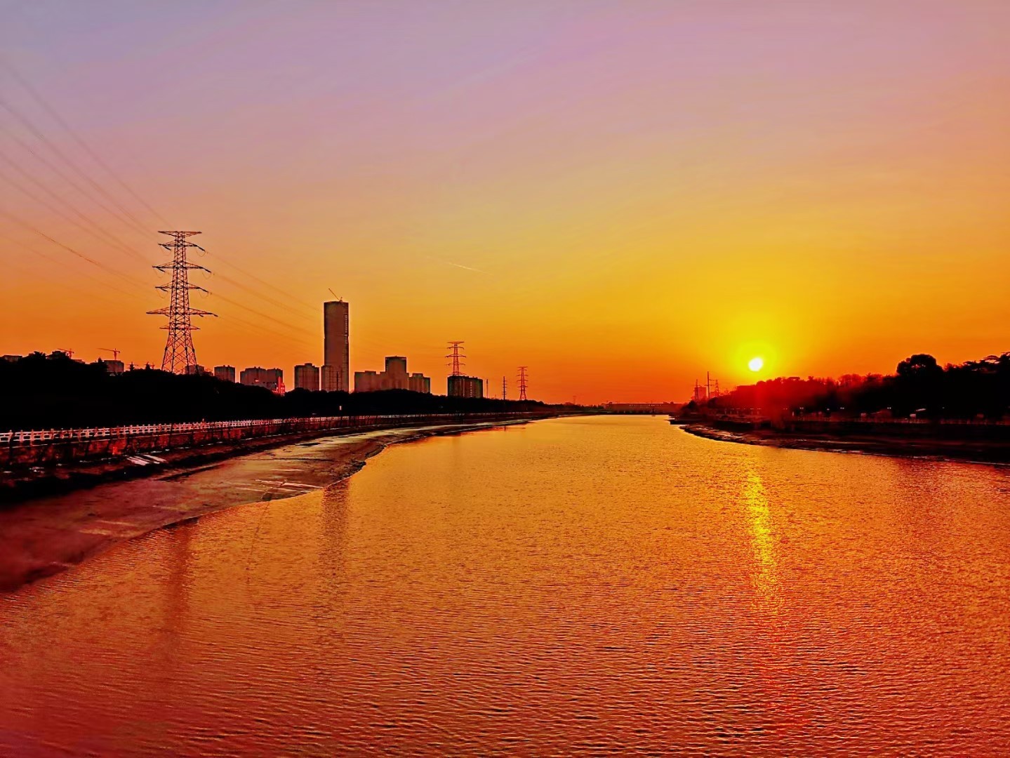 扬州江都南水北调源头：秋水长天一色 辉映初心画卷