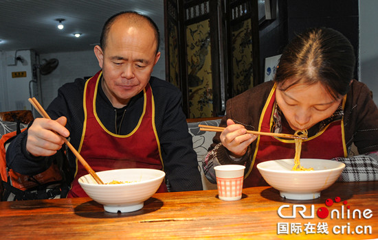 已过审【CRI专稿 图文】"红小子"美食培训:近十万人成就创业梦想