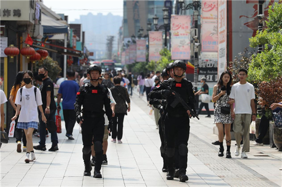 出动警力8580人次 鞍山市公安局圆满完成中秋节安保工作_fororder_鞍山1