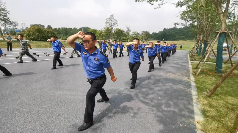 （供稿 平安江苏列表 三吴大地南京 移动版）南京汤山城市治理综合执法中队开展集训活动