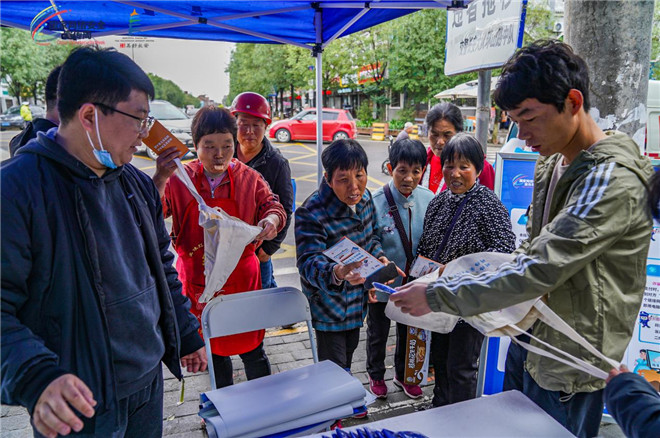 2021年西安市网络安全宣传走进子午街道和西北大学现代学院_fororder_图片200