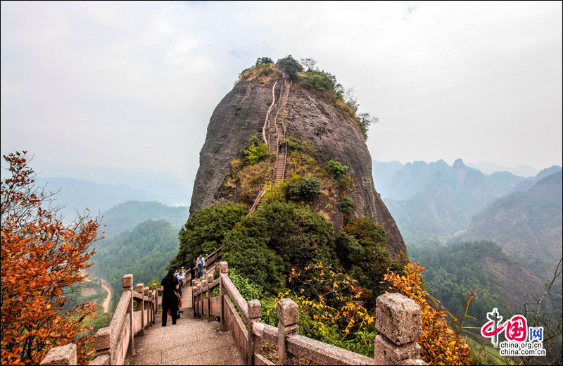 湖南崀山丹霞奇景 美如一幅瑰丽画卷