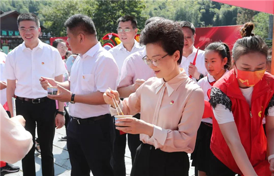 传递浓浓爱国情 宜兴市举行 “共吃国庆面、同祝祖国好”活动_fororder_13