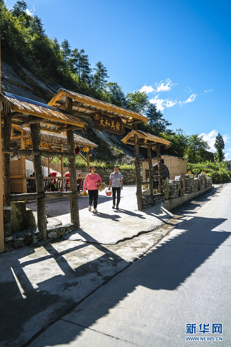 湖北建始：深山古寨 诗画田园