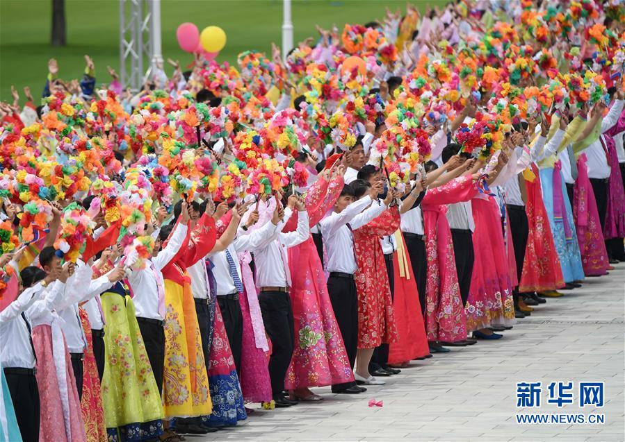 朝鲜民众热烈欢迎习近平