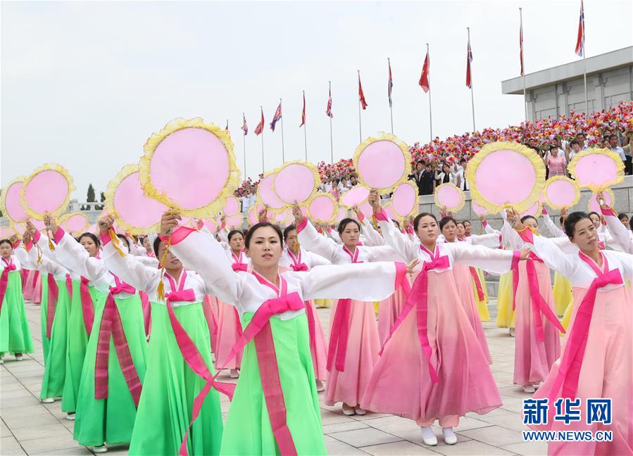 朝鲜民众热烈欢迎习近平