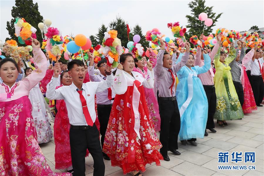 朝鲜民众热烈欢迎习近平