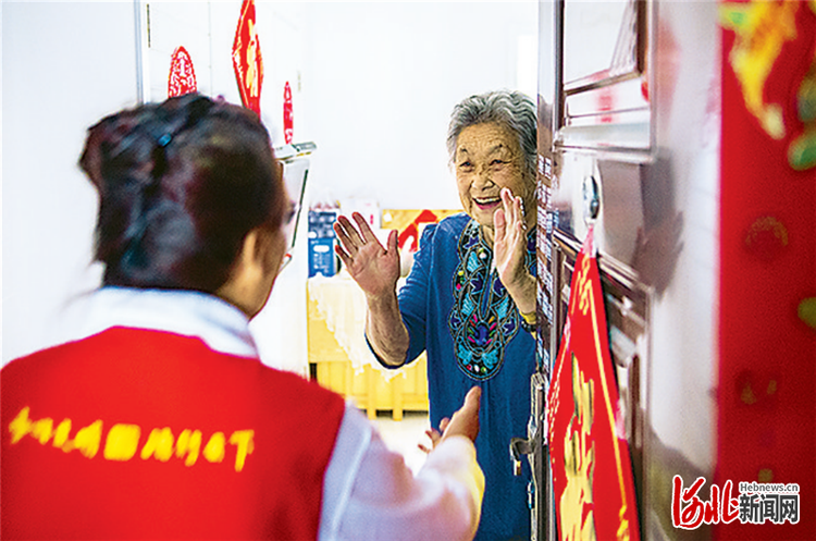 河北承德：“时间银行”让爱增值