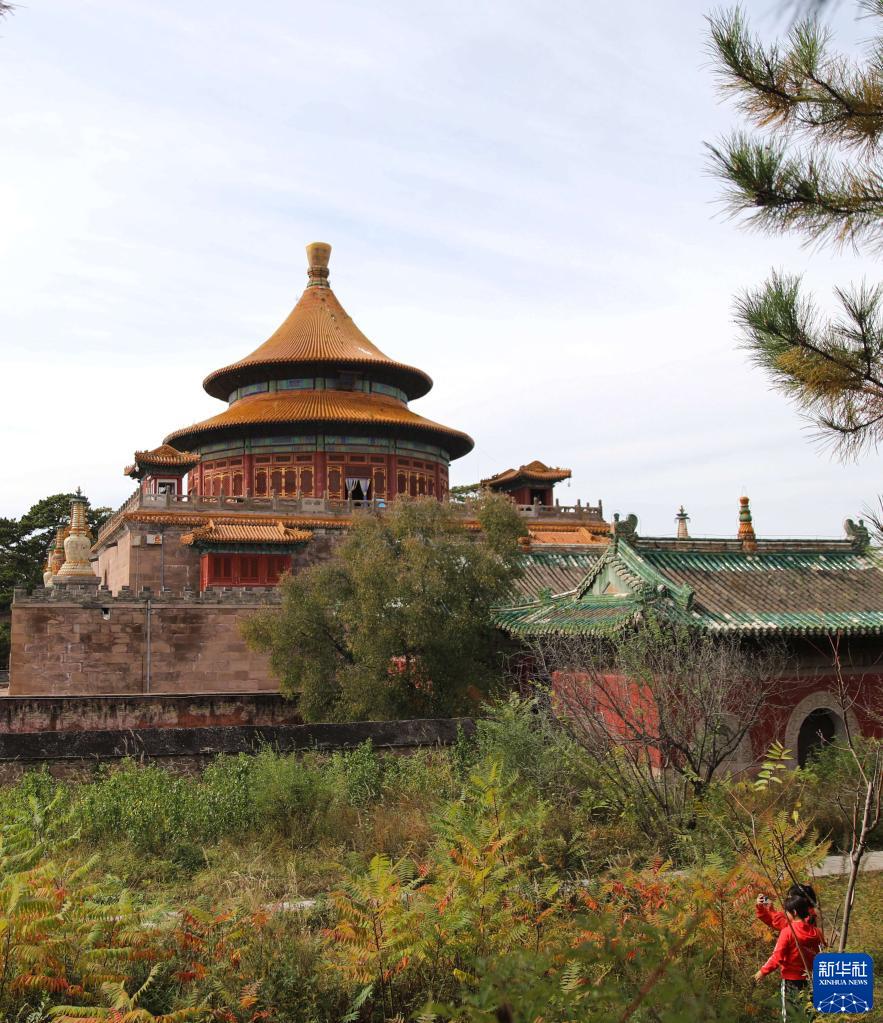 承德避暑山庄及周围寺庙秋景如画