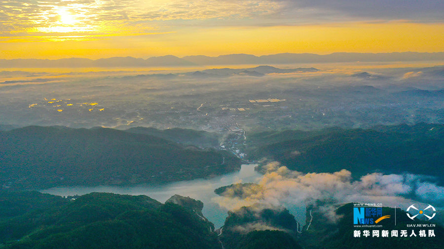 【城市远洋带图】重庆梁平百里竹海映朝霞 云雾缭绕秋意浓