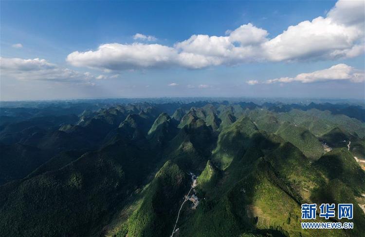 飞阅广西大化七百弄国家地质公园