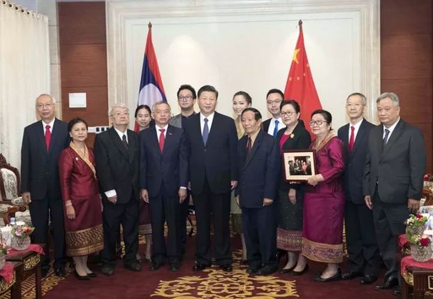 特写：不忘初心同窗情——记习近平总书记、国家主席会见老挝奔舍那家族友人