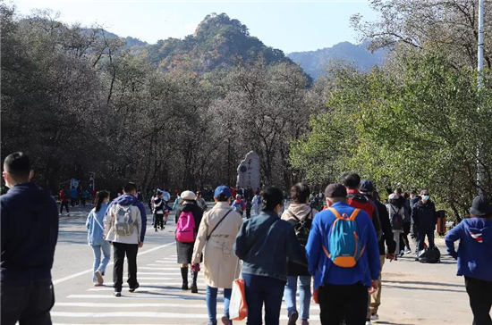 辽宁千山景区11月1日起执行淡季门票政策_fororder_千山景区执行淡季门票政策首日 供图：千山风景区 