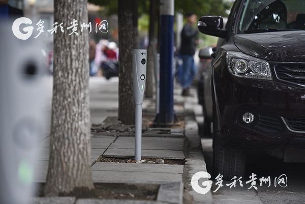 （市州）贵阳世纪城部分路段安装智能停车收费系统 将于18日正式启用