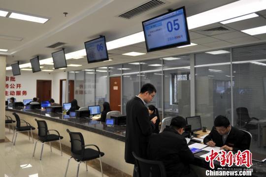 8省份发文鼓励2.5天休假 两城市今起正式实行