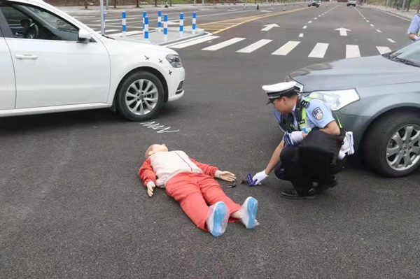 【原创】重庆市垫江县交巡警荣获赛区交通事故现场勘察比武竞赛第一名_fororder_图片1