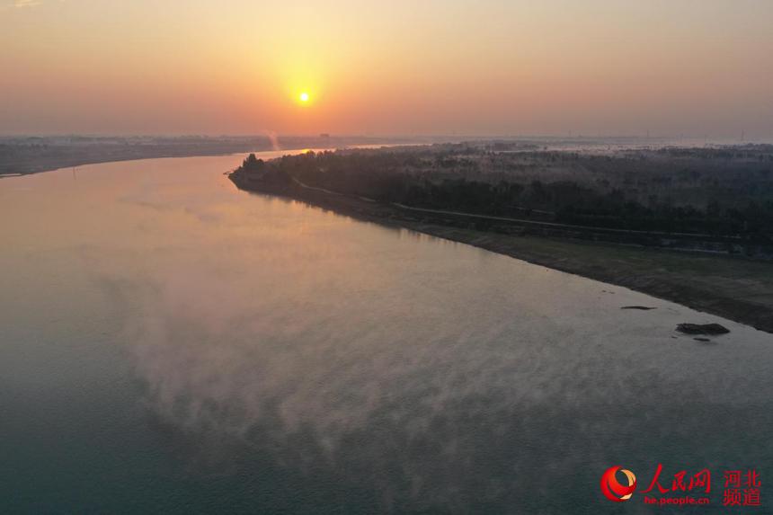 河北灵寿：秋日滹沱河美景如画