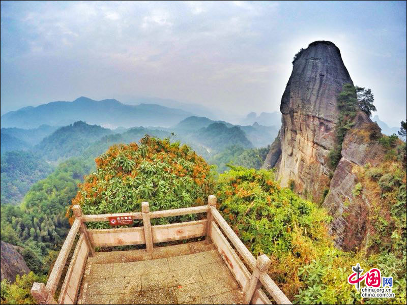 湖南崀山：蜿蜒的无尽天梯像是通往秘境