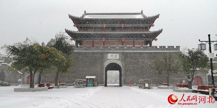 白雪皑皑银装素裹 河北各地迎来今冬“初雪”